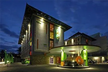 Pop! Hotel Kuta Beach Кута