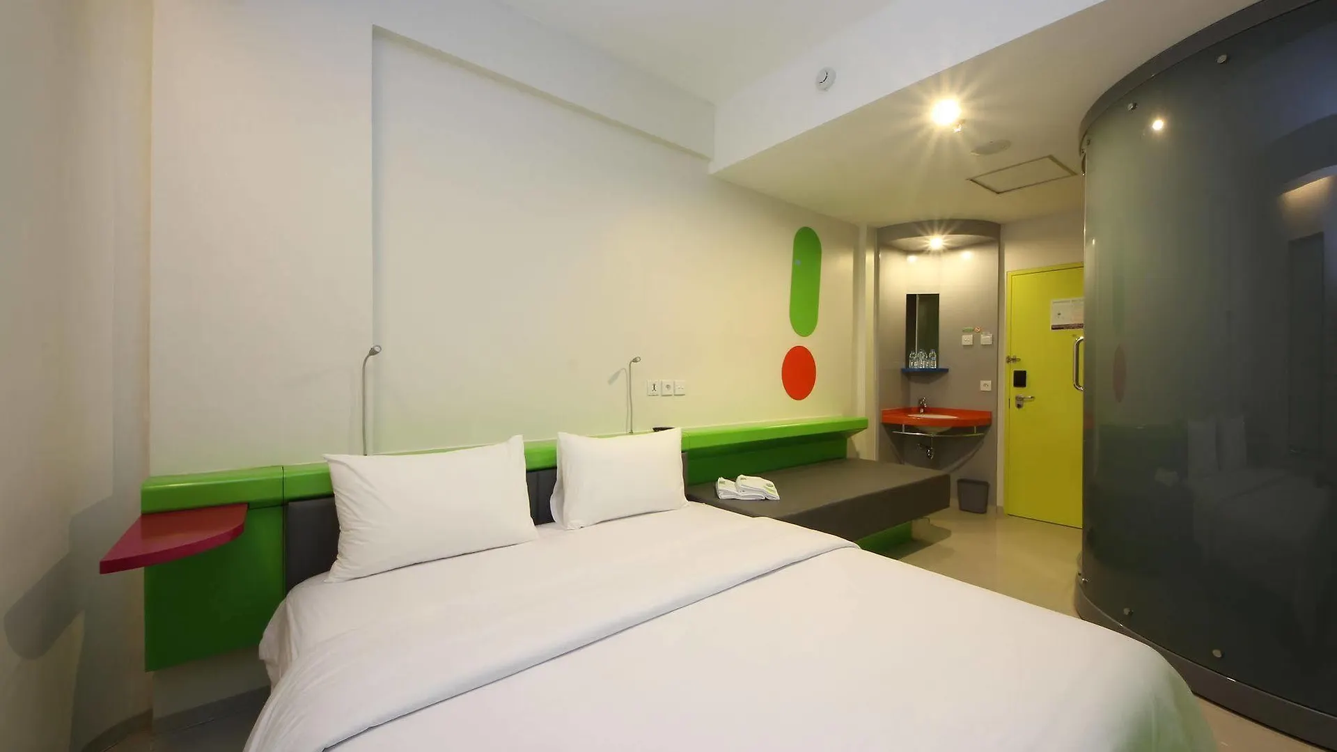 Pop! Hotel Kuta Beach 2*, Кута Индонезия